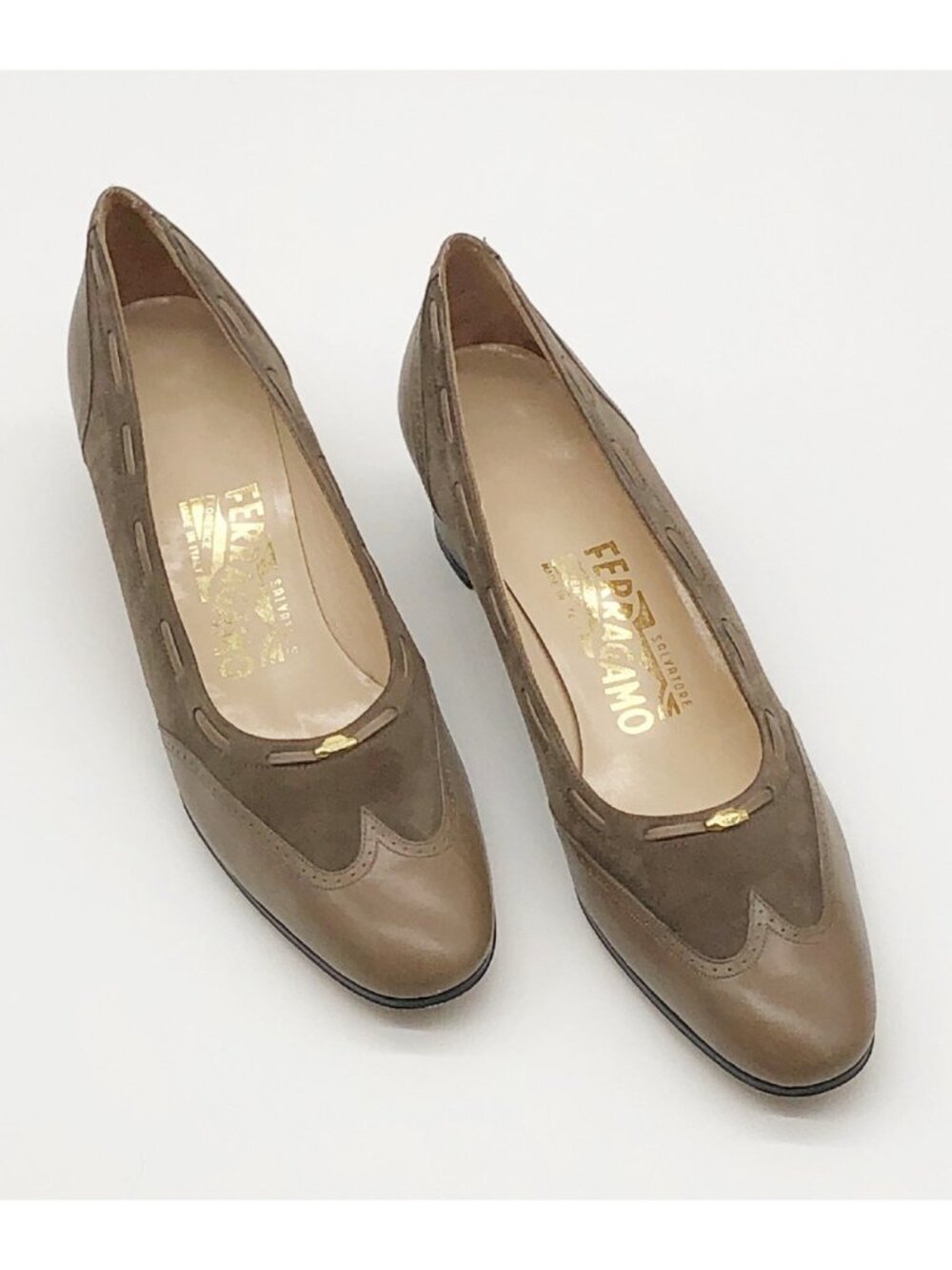 Salvatore Ferragamo women's taupe leather suede pumps gold tone accent 9.5 AAA